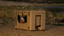 Canyon Coolers Outfitter 75 QT (71 L) Sandstone -camping shop 55130cc62271 DSC00991 407b47