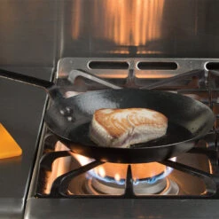 Lodge - 10 Inch Seasoned Steel Skillet -camping shop CRS10 2